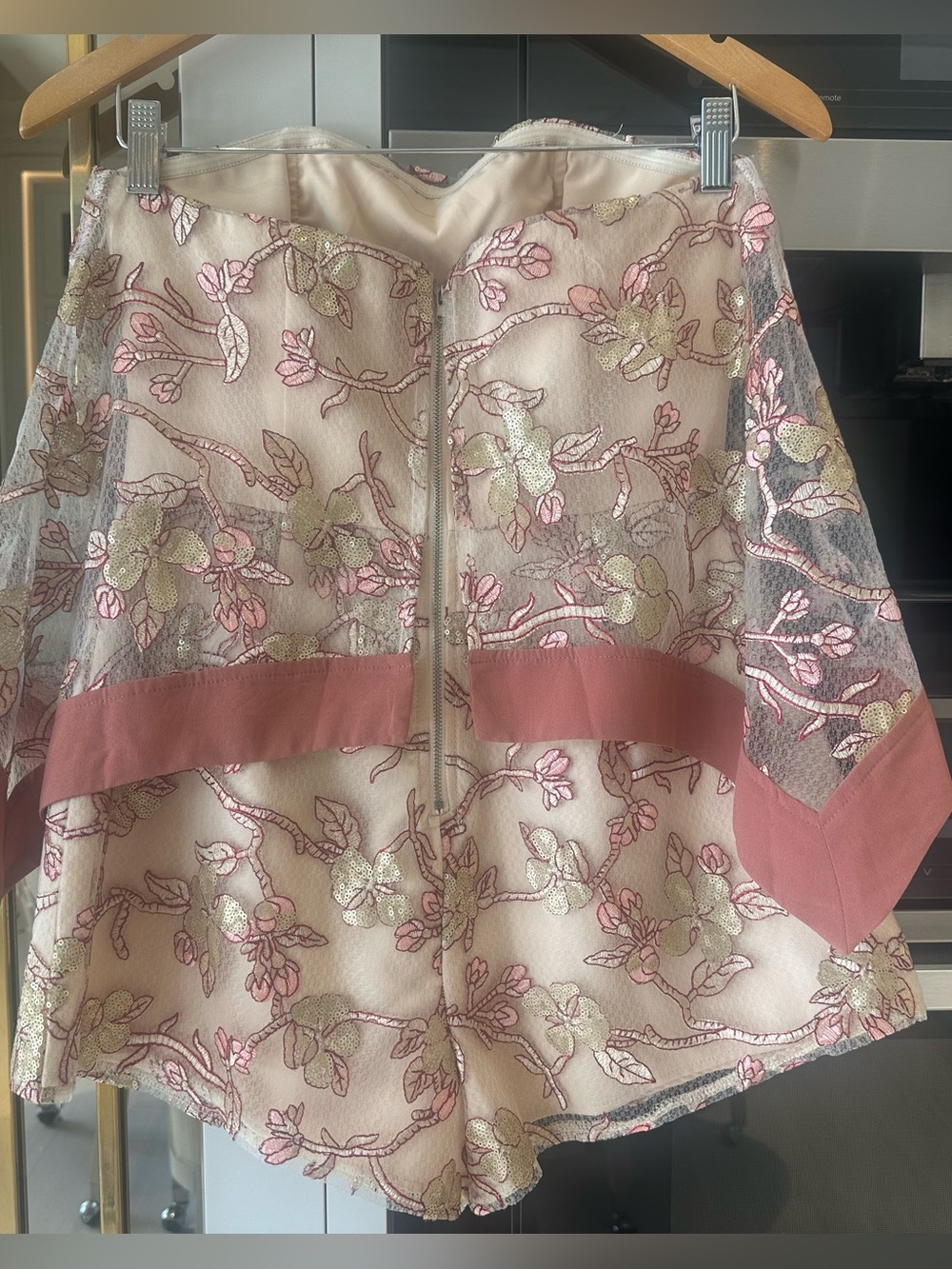L'atiste NWOT Blush Pink Rose Gold Embroidered Off Shoulder Bodice Playsuit - Picture 7 of 9